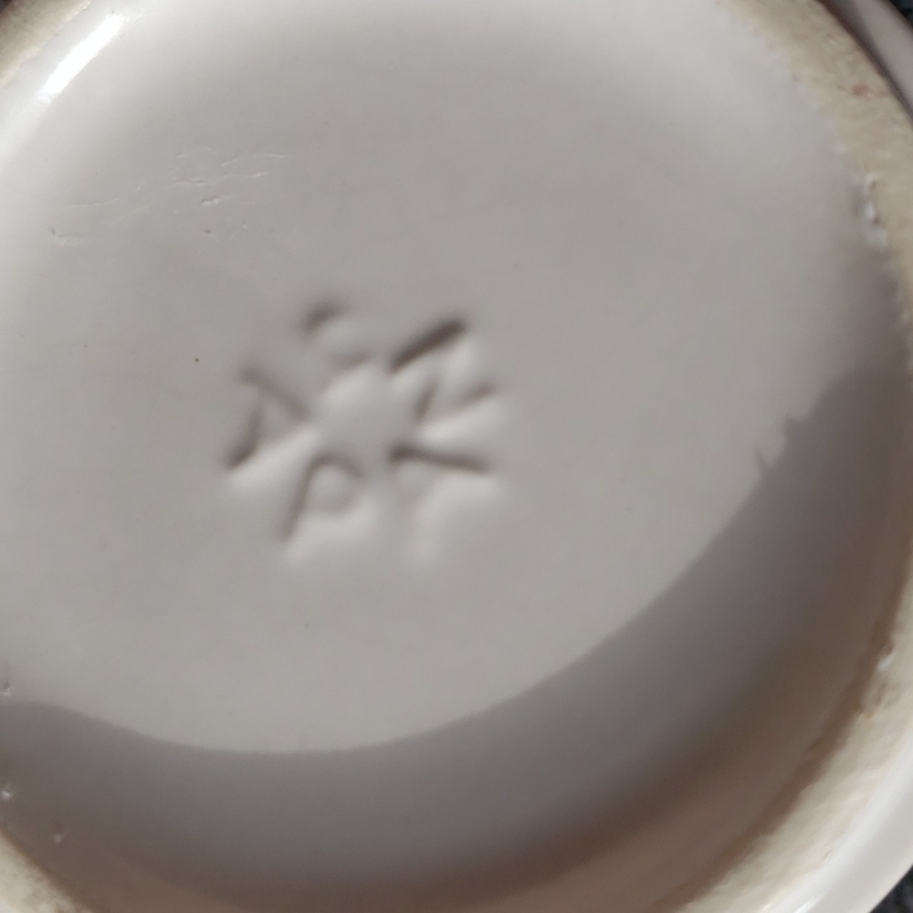 Painted Gray Tabby Cat Mug With Tail on Handle & Paw Print Lid/Saucer - Picture 4 of 6